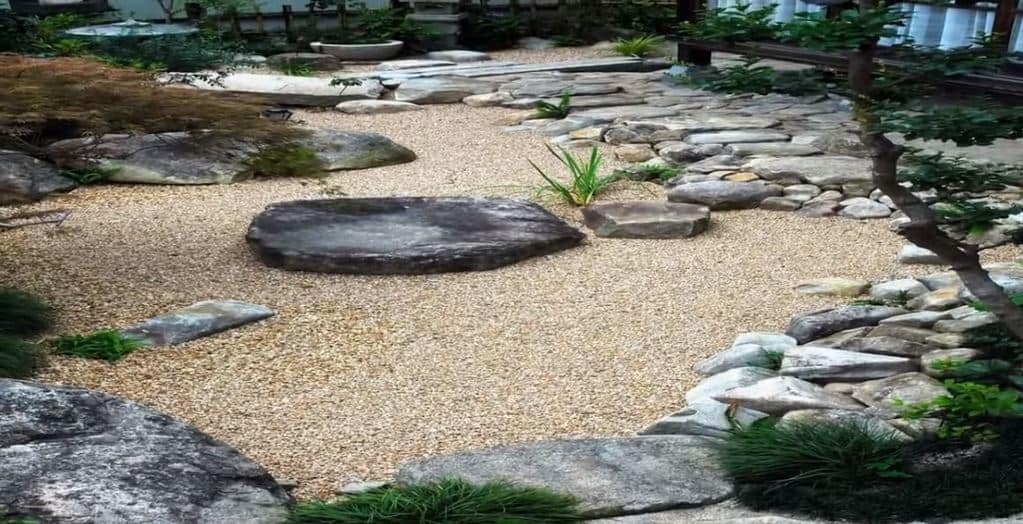 How To Use Stones, Pebbles And Rocks In Your Garden | Manna..