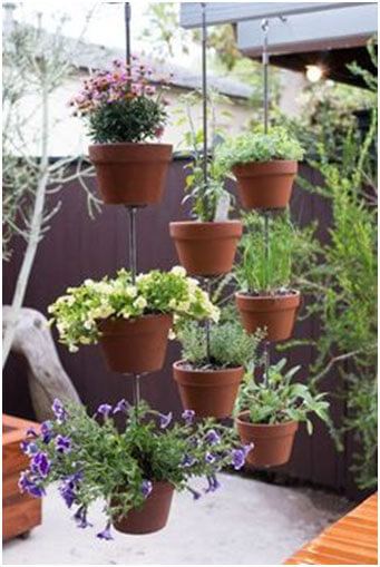 Vertical-Clay-Pot-Garden